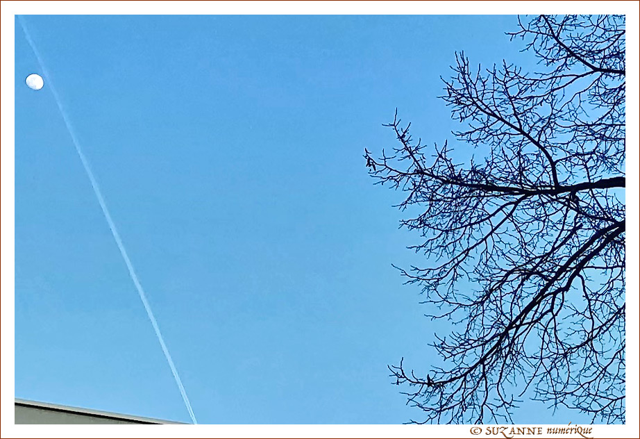 Toucher la Lune -002- -- 18/03/23