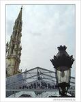 Tenue de soir�e sur la Grand Place de Bruxelles